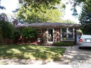 29409 Magnolia Dr, Flat Rock, MI 48134
