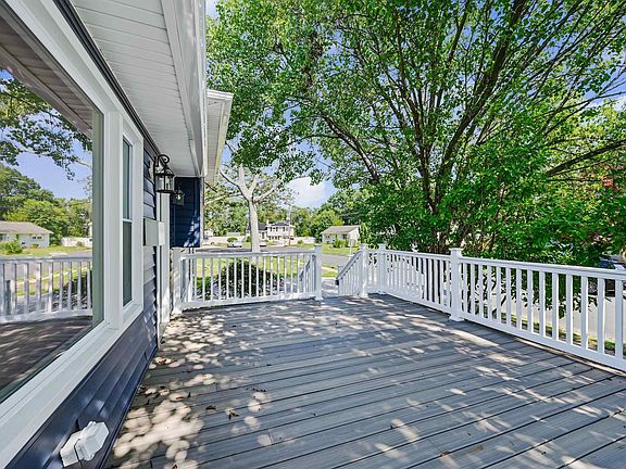 3rd image of 153 Bala Dr