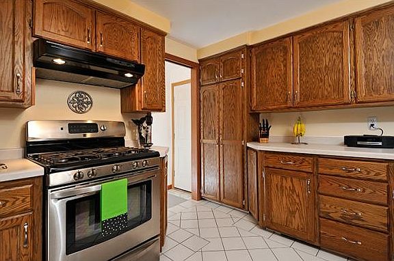 3rd image of 1809 Oak Leaf Dr