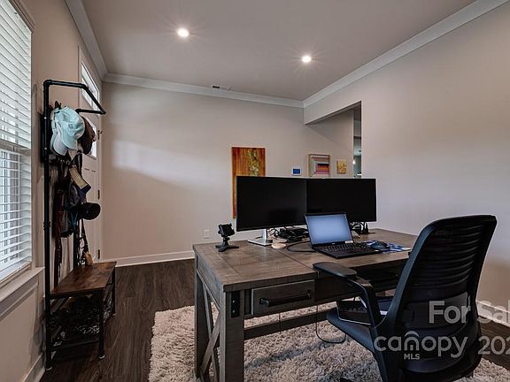 4th image of 1109 Ansley Park Dr
