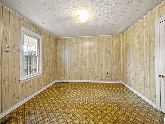 5th image of 145 Jewell Dr