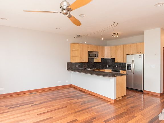 3rd image of 856 N Ashland Ave APT 2