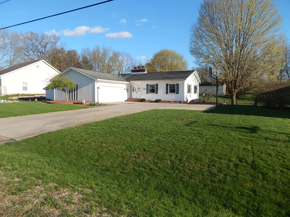 1st image of 122 Bach Dr