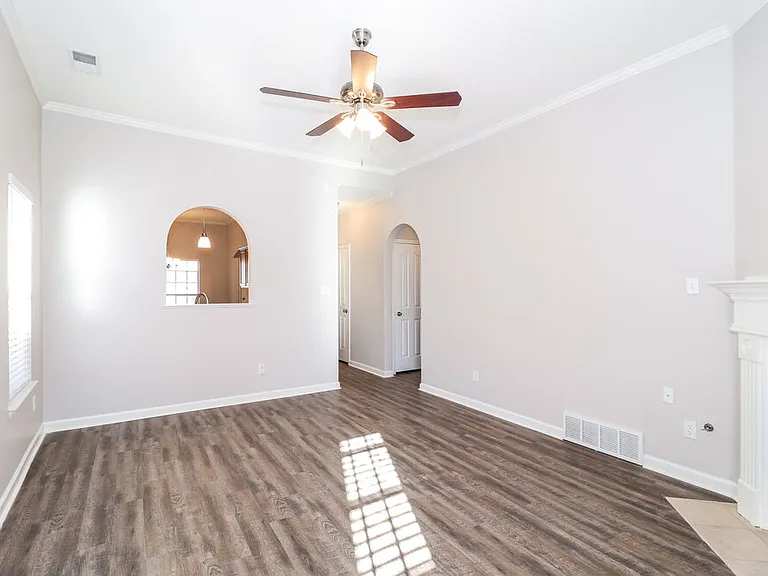 10088 Cross Valley Dr — Photo 4