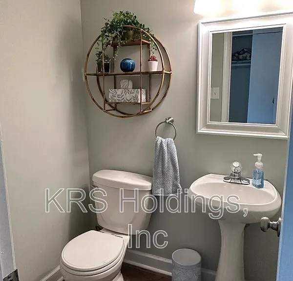 896 Jamestown Landing Rd — Photo 6