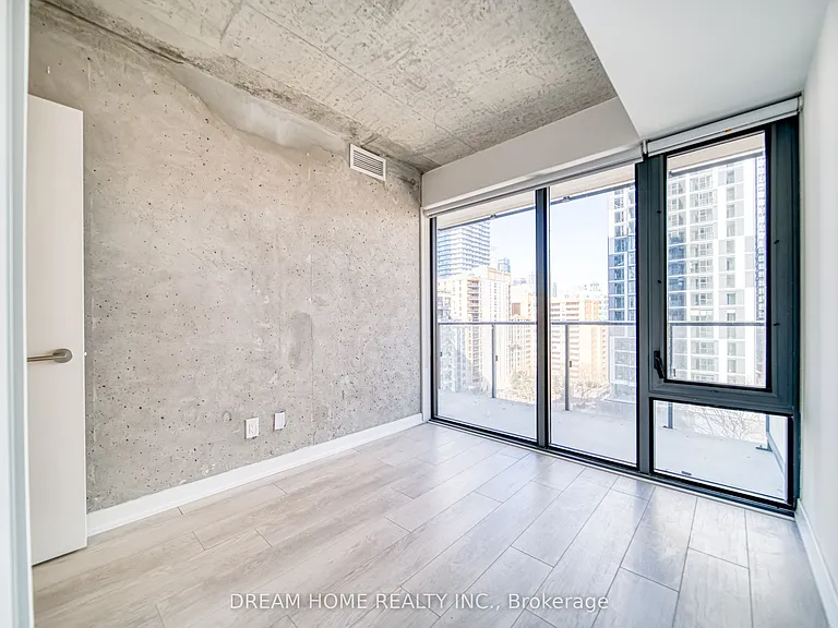 47 Mutual St #1004 — Photo 24