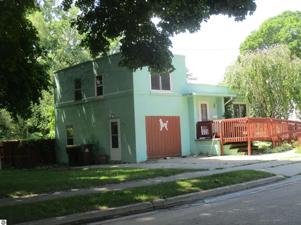 612 Liberty St, Alma, MI 48801