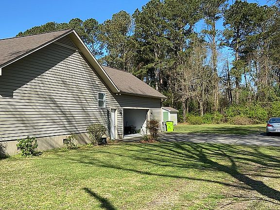 Garage not open to street 