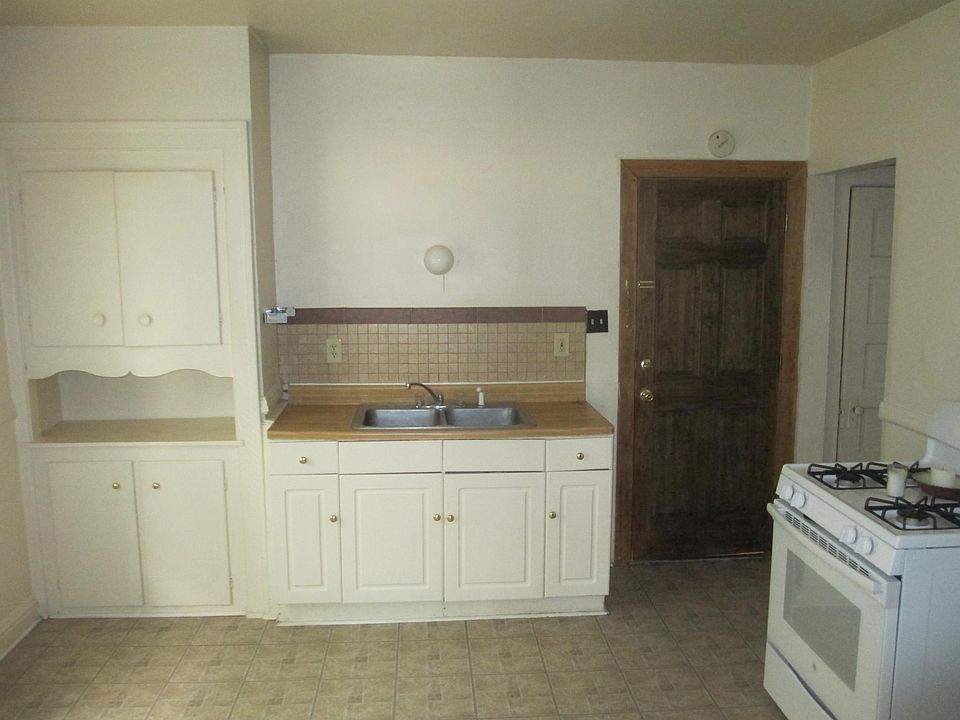 1st image of 1142 E Walworth St #2