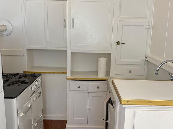 3rd image of 2160 Van Ness Ave #2