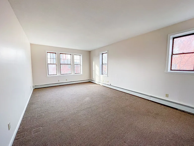 26 Congress St / Luca Investments LLC — Photo 9