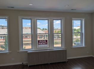 106 Main St #B, Park Ridge, IL 60068