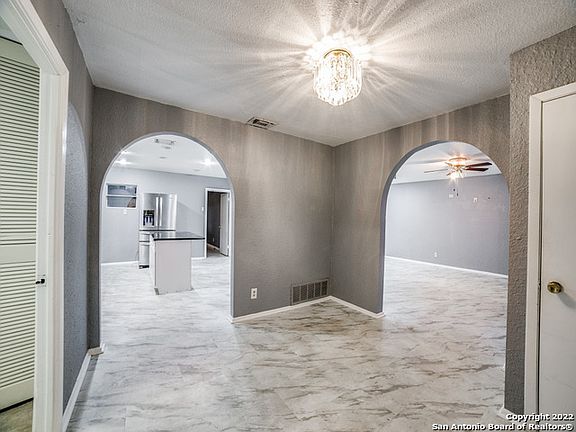 5th image of 2827 FERNCIRCLE DR
