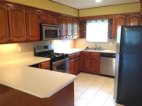 4th image of 3434 Dartmouth Dr