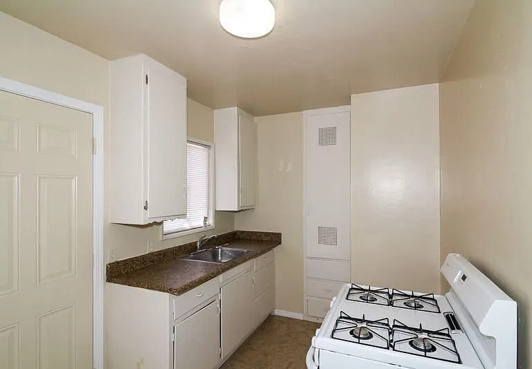 2634 Desert St #8 — Photo 5
