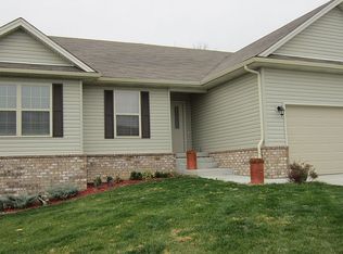 12111 Meriwether Dr, Sellersburg, IN 47172