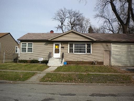 1st image of 2844 W Everett St