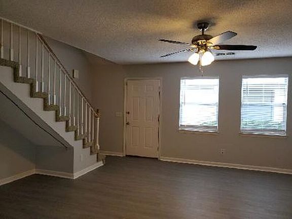 3rd image of 3822 Thrushwood Dr