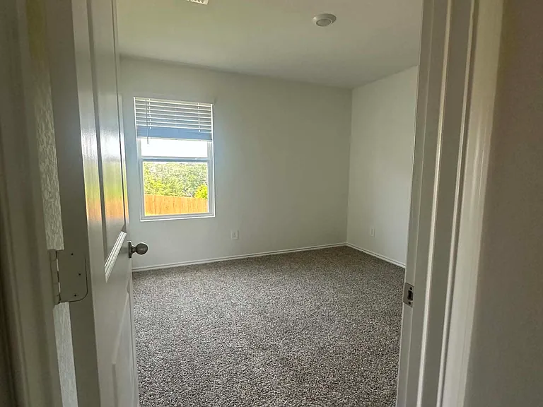 Shale Cv — Photo 5