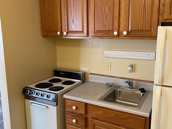3rd image of 608 Corona Ave #B
