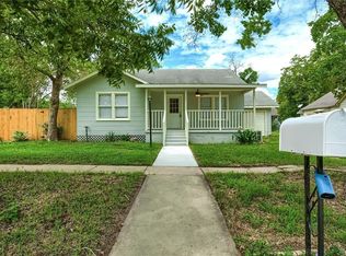111 N Cedar Ave, Luling, TX 78648