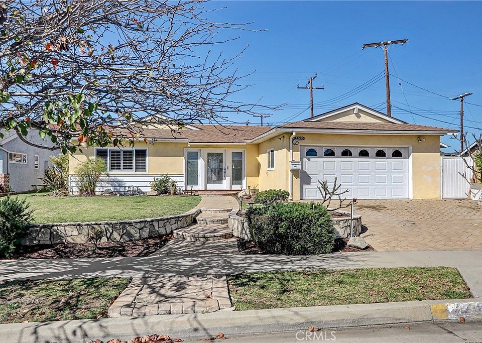 1st image of 22615 Fern Ave