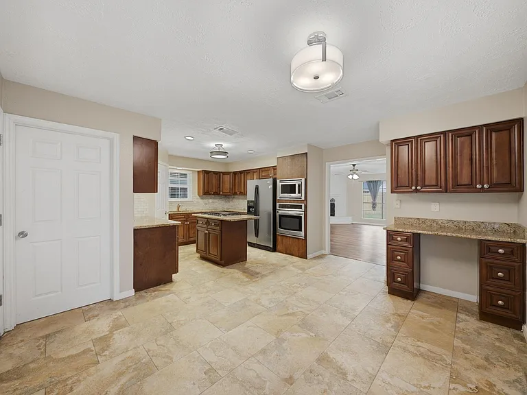16611 Ben Ledi Dr — Photo 8