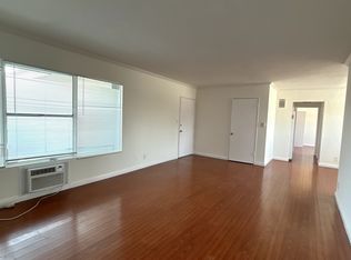 240 S Doheny Dr APT 302, Beverly Hills, CA 90211