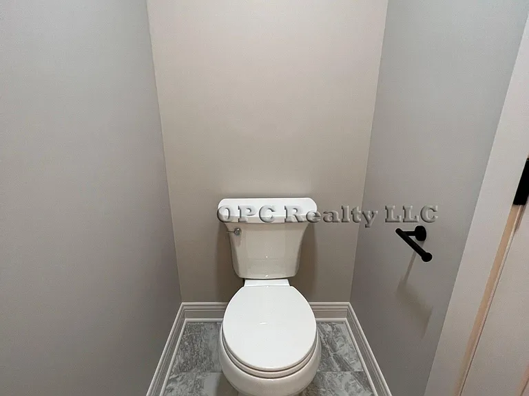 709 Webster St — Photo 8