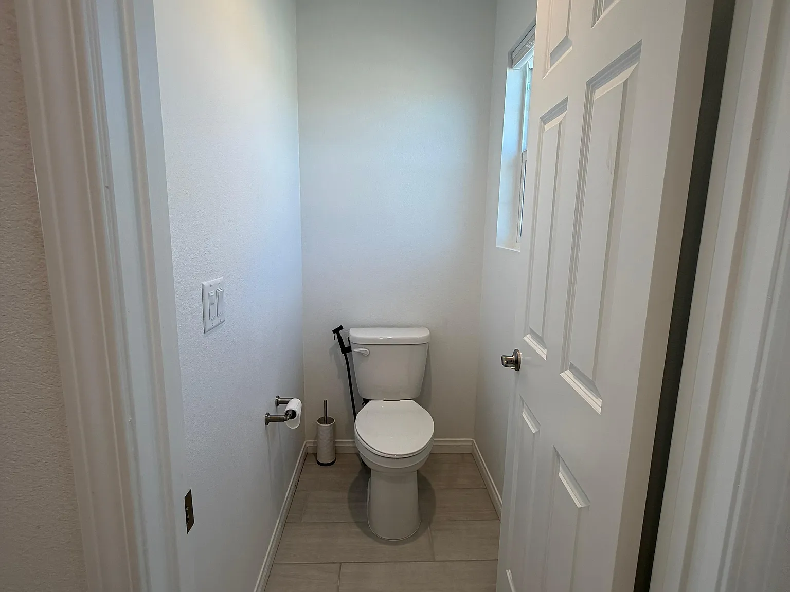 4 bed, 1930 sqft, $4,400 — Photo 3
