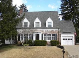 165 Sweetbriar Ln, Saint Louis, MO 63122
