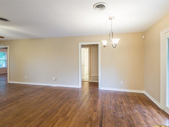 5th image of 1201 Lorrie Dr