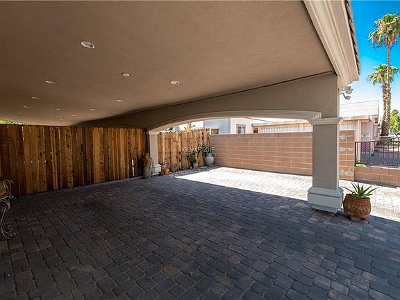 3rd image of 2232 Melinda Ave