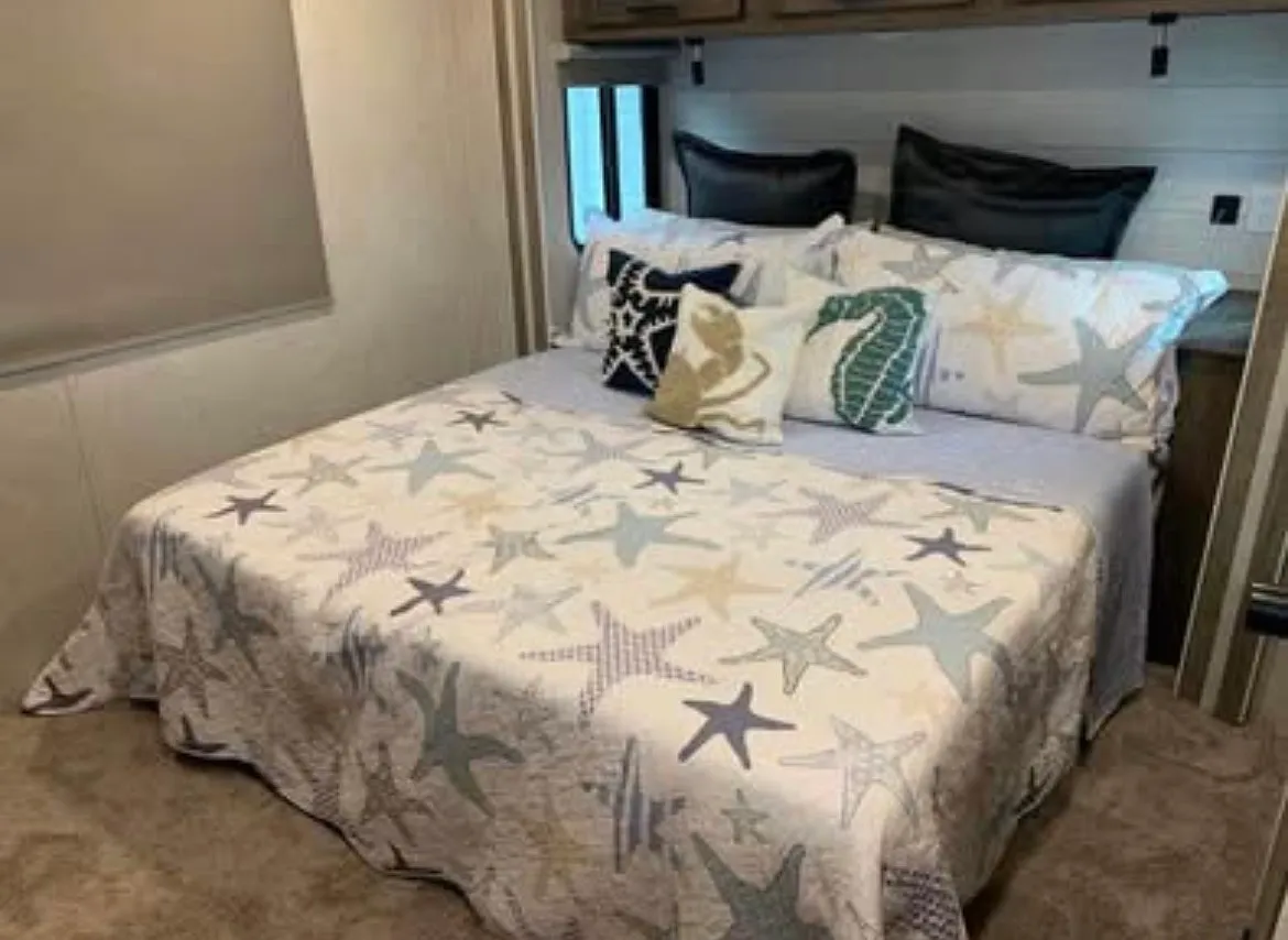 2 bed, 600 sqft, $1,800 — Photo 2