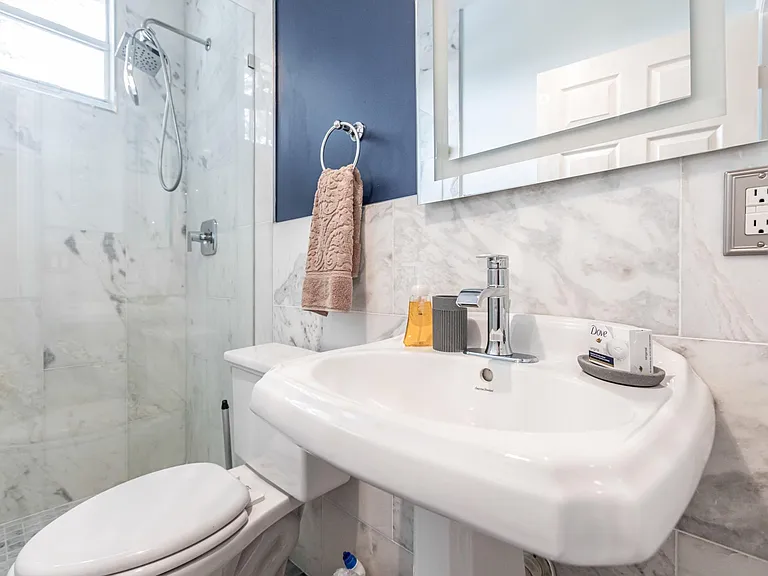 905 Carlee Cir — Photo 3