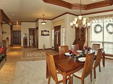 3rd image of 16501 Brewster Ln