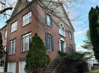 552 Winding Rose Dr, Rockville, MD 20850