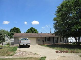 590 Edgewood Dr, Newark, OH 43055