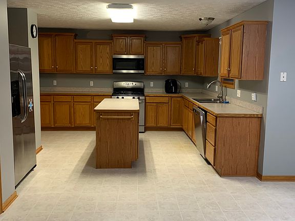 4th image of 11663 Elizabeth Cir