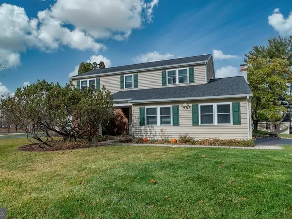 90 Bayberry Ln, Phoenixville, PA 19460