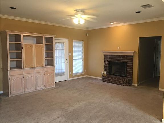 2nd image of 1316 Poplar Dr