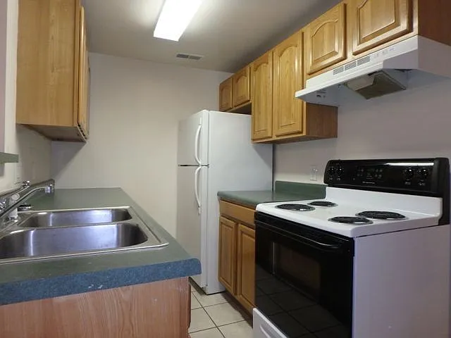 1113 Paquin St — Photo 16