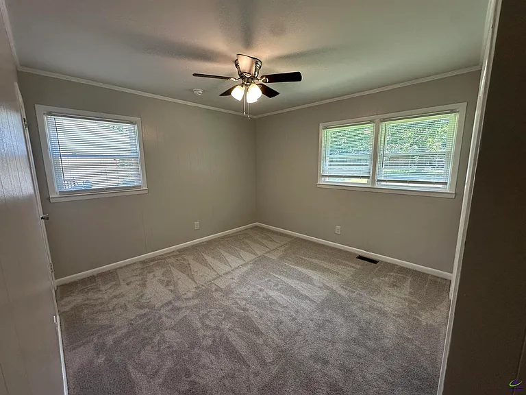 1021 Greenwood Dr — Photo 11