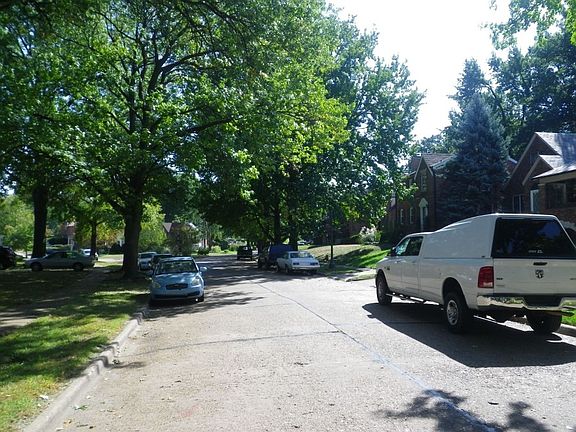 5th image of 7430 Huntington Dr