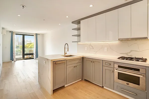 Rented by Bond New York | media 26