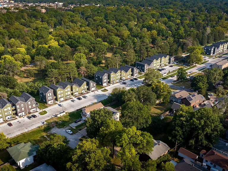 Gatehouse Rows Apartments — Photo 1