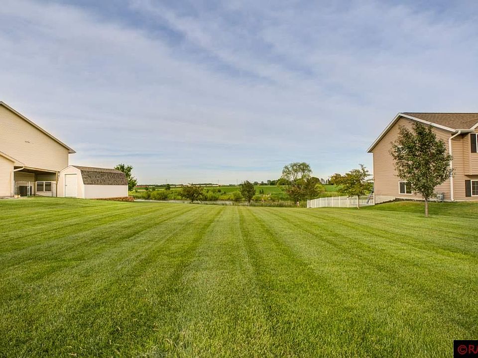 1st image of 105 Flagstone Ln