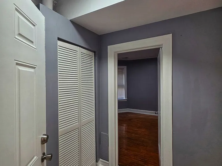 7947 S Essex Ave — Photo 3
