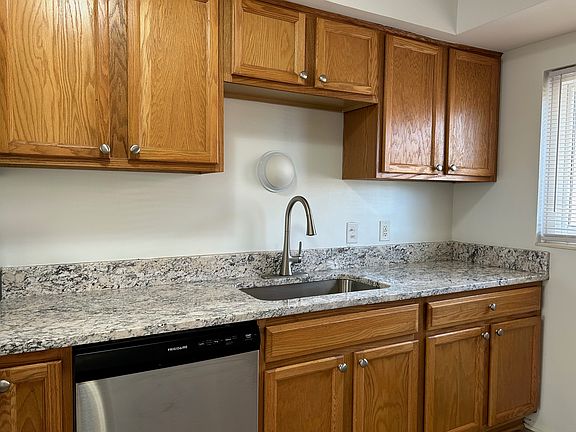 3rd image of 13640 Elgin Ave
