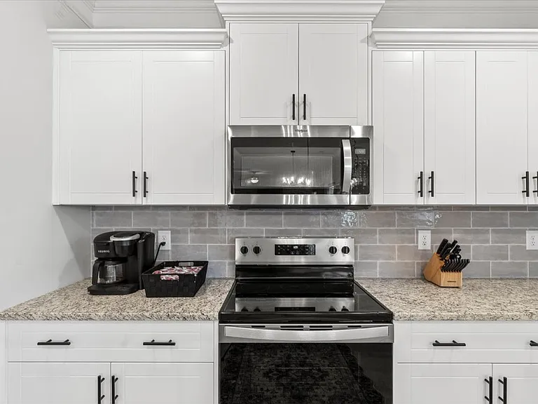 4074 Cottingham Way — Photo 6